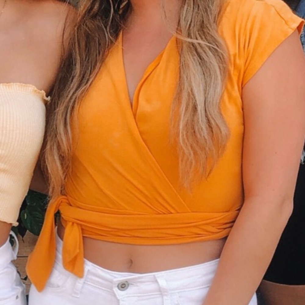 crop top - Picture 2 of 2